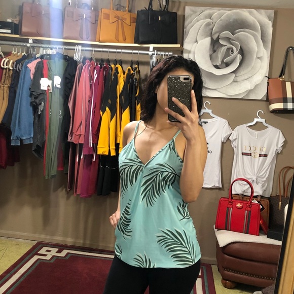 Last 1! Tropical Plant Print Tank Top - Picture 3 of 6